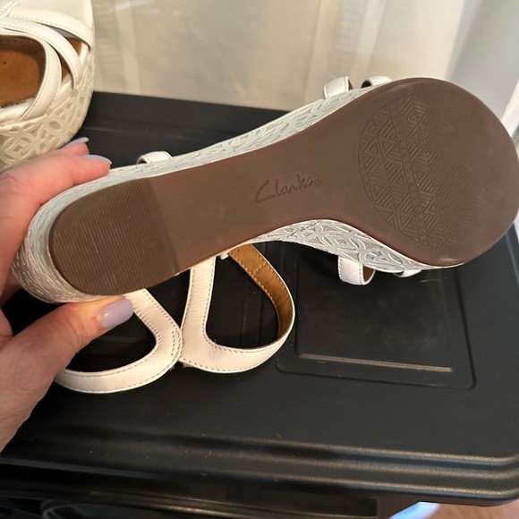New! Clark’s White Leather Strappy Wedge Platform Heels - Picture 12 of 15